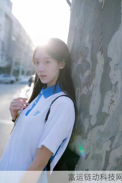 夏天校服太透了r头喷射:1. 夏季校服透视问题引发学生关注