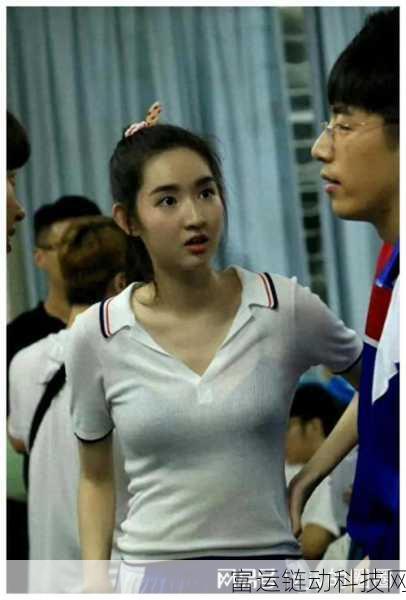夏天校服太薄能看见馒头:1. 夏季校服透视:怎样避免尴尬场面?