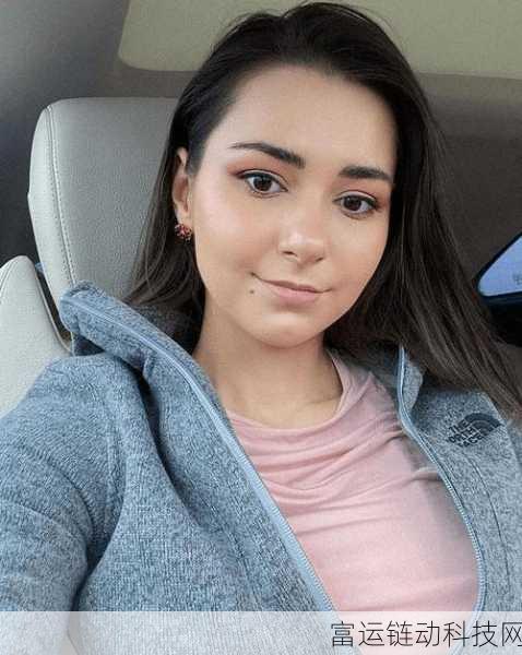 helga lovekaty:1. Helga Lovekaty:从模特到社交媒体女神的精彩旅程