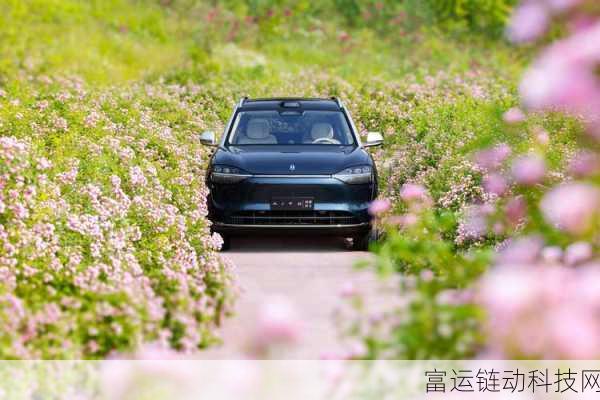 手游跨界新动向,问界新M7豪车灵感融入M9手游,阿联酋顶配售价曝光!