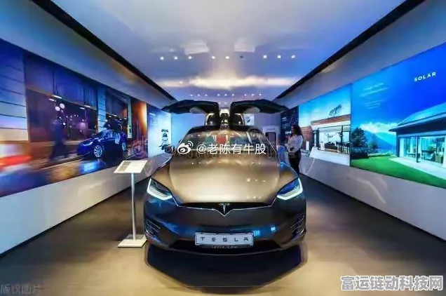 特斯拉Robotaxi震撼登场，无人驾驶新纪元，双蝶翼门炫酷亮相！