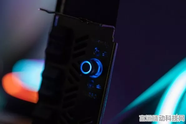锐炫B580 TITAN Luna OC白卡震撼发布，手游性能新标杆诞生
