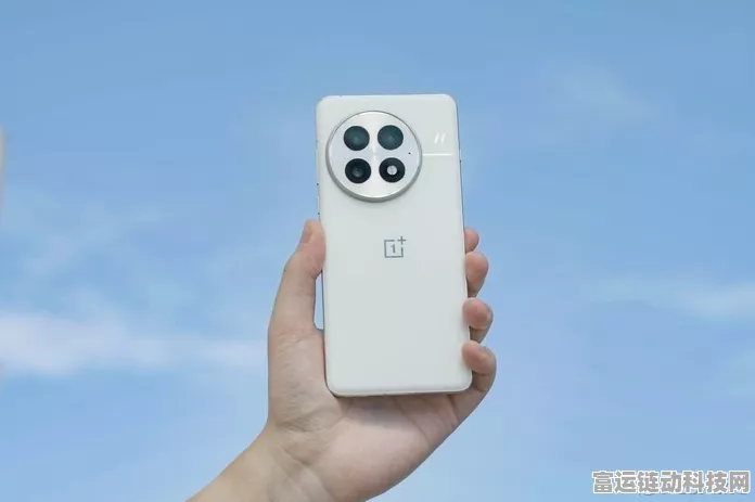 终极压榨骁龙8至尊版！一加13能否突破安卓旗舰性能天花板？