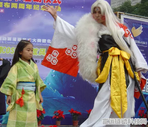 手游圈焦点，艾什莉和服团子造型惊艳新年Cosplay大赛，细节揭秘！