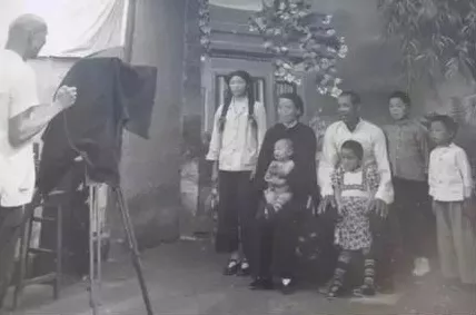 消逝的光芒，掌握扔爆竹按键，畅享刺激冒险