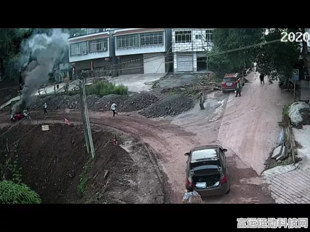 绝地求生刺激战场，顶尖高手揭秘烟雾弹救人神技，详解实战投掷攻略