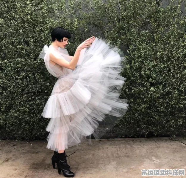 手游资讯，揭秘创造与魔法银河小蛋糕的奇妙用途与隐藏福利